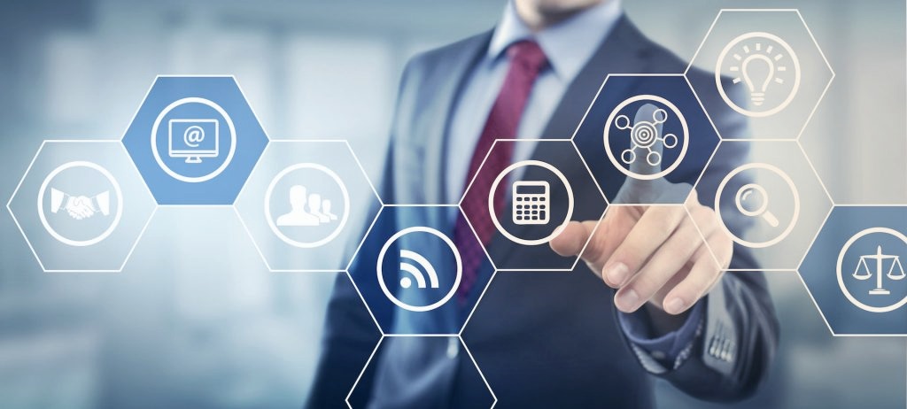 Un expert accompagne un projet d’entreprise